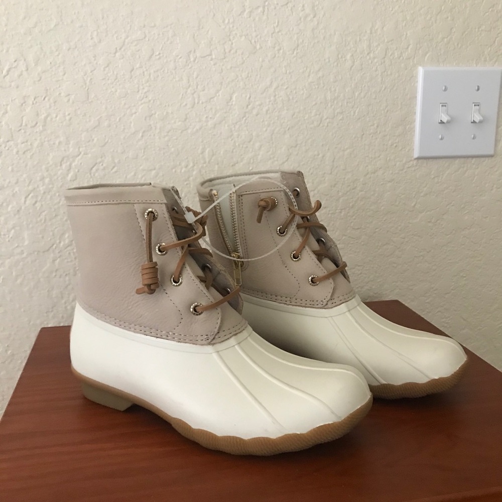Sperry Saltwater in Ivory